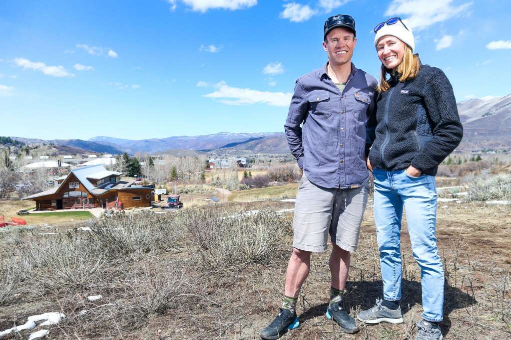 Simi Hamilton and Sophie Caldwell Hamilton on Monday, April 12, 2021, near the AVSC Clubhouse in Aspen. Photo by Austin Colbert/The Aspen Times.