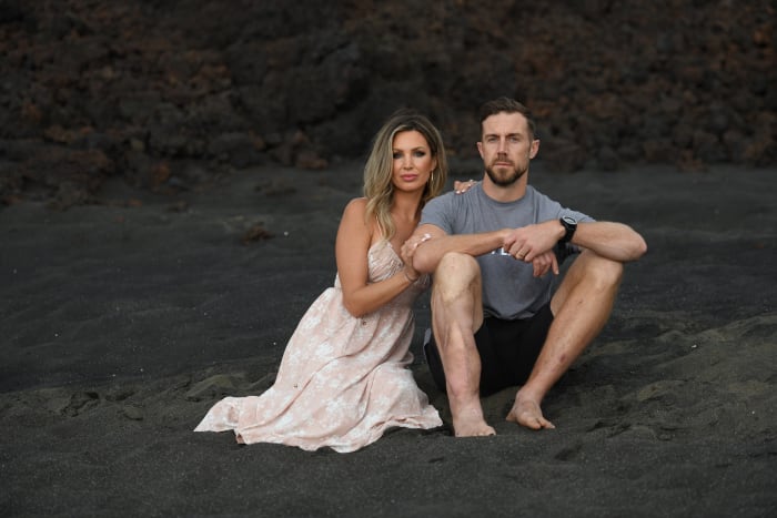 Alex Smith and wife Liz on the beach in Hawaii