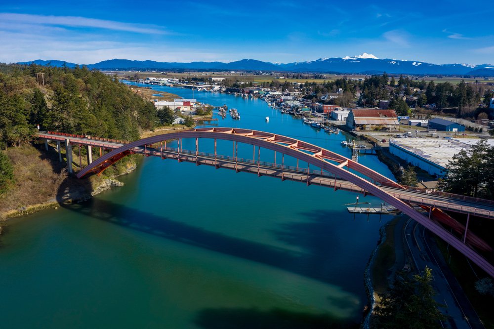 Rainbow Bridge in the Town of La Conner, Washington. Rainbow Bridge connects Fidalgo Island and La Conner, crossing Swinomish Channel in Skagit County. National Register of Historic Places.